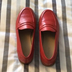 Like new leatherJ Crew loafer, 7M. Gorgeous red penny loafer. 🍎